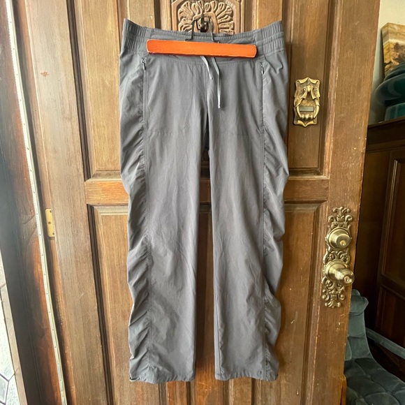 Athleta La Viva Ruched pants women’s size 4 blue gray color style #965562 - Picture 3 of 10